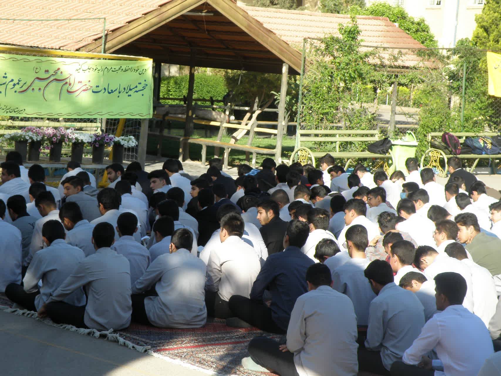 مراسم جشن میلاد در مدرسه