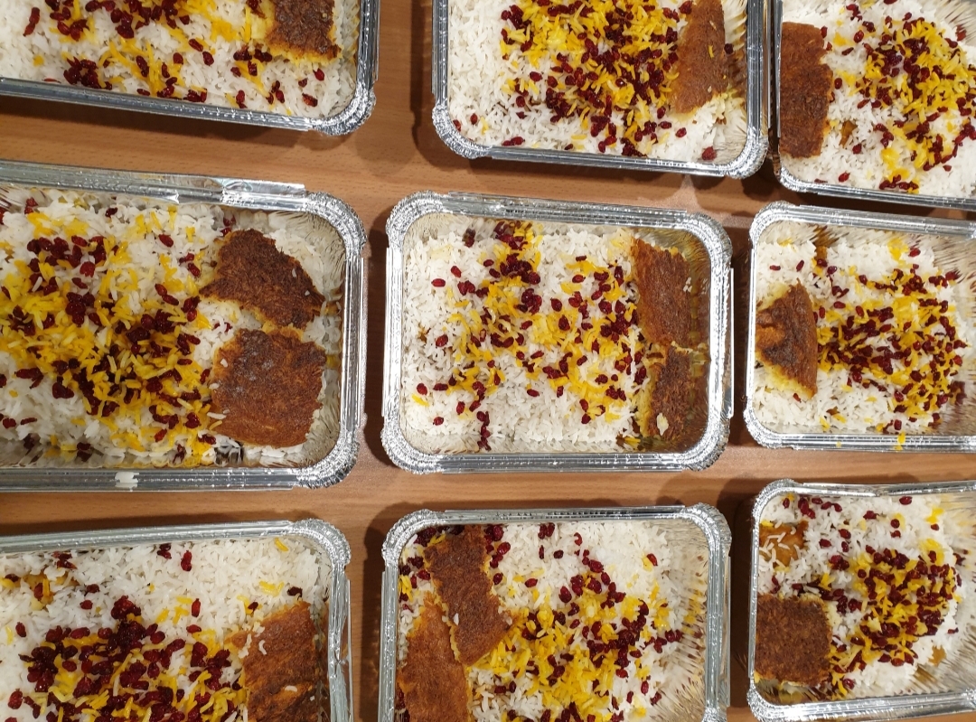 توزیع غذای نذری بین روزه داران در روز ولادت امام حسن (ع) + تصاویر