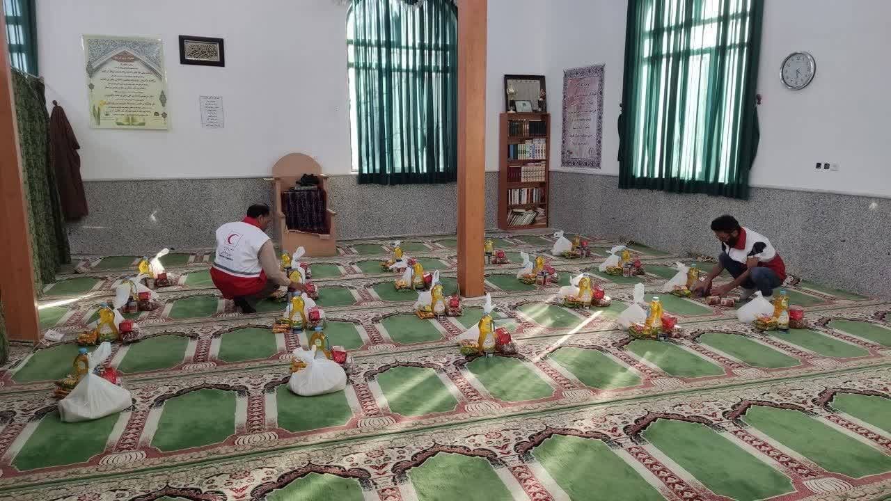 توزیع ۴۰۰ میلیون ریال بسته غذایی در بیرجند