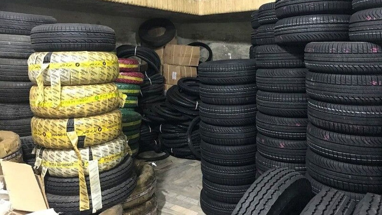 کشف انبار لاستیک احتکاری در اصفهان