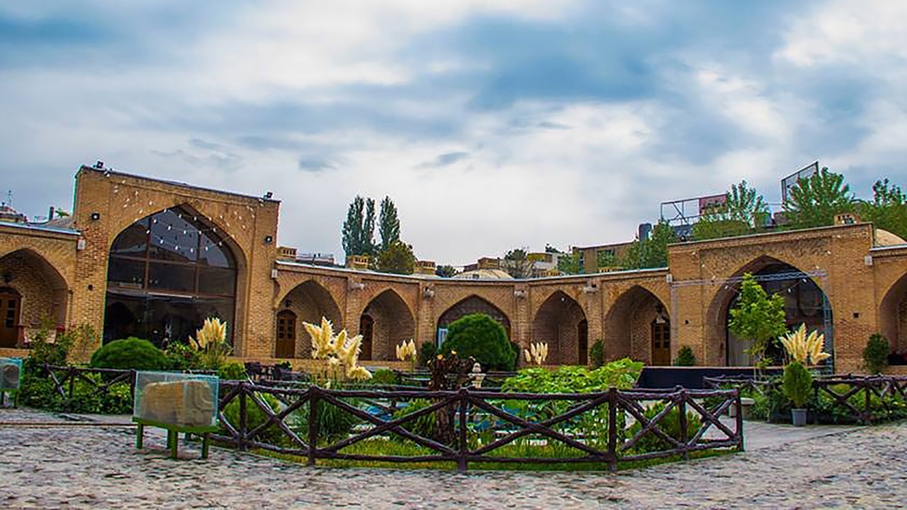 راهنمای سفر به کاروانسرای شاه عباسی + موشن گرافیک