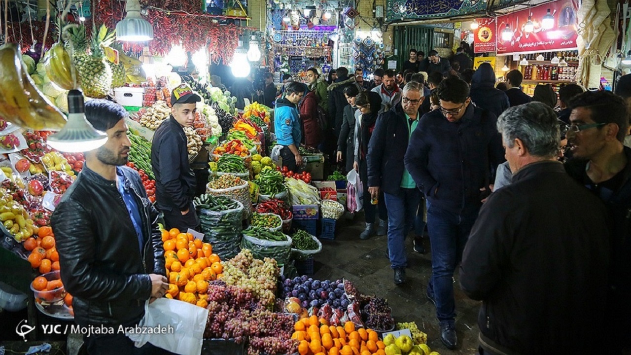 کمبودی در عرضه میوه نداریم