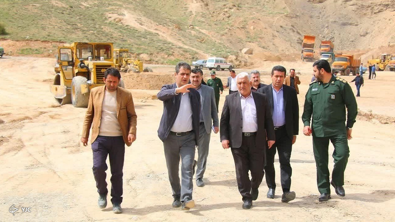 تداوم روند عملیات اجرایی کمربندی تاج سد مهاباد