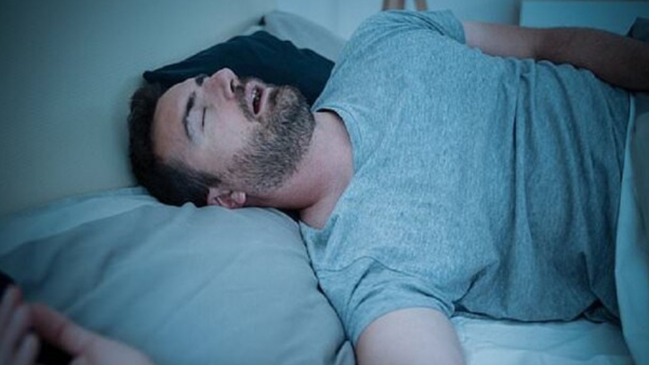خروپف به مغز آسیب می زند