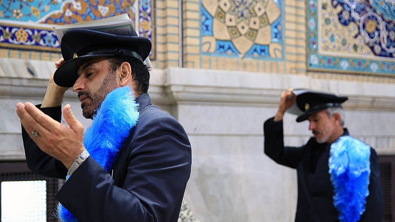 تلاش خادمان حرم مطهر رضوی در شب نوزدهم ماه مبارک رمضان