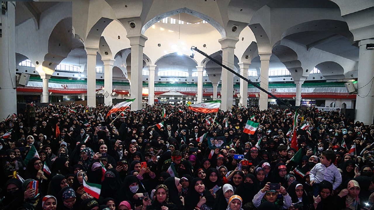 شب‌زنده‌داری ۱۶۱ نفر از دختران حاج قاسم در اداره کل تبلیغات اسلامی قم