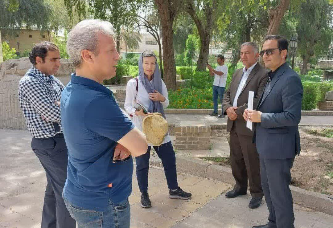 سفیر استرالیا از چغازنبیل و میراث جهانی شوش بازدید کرد
