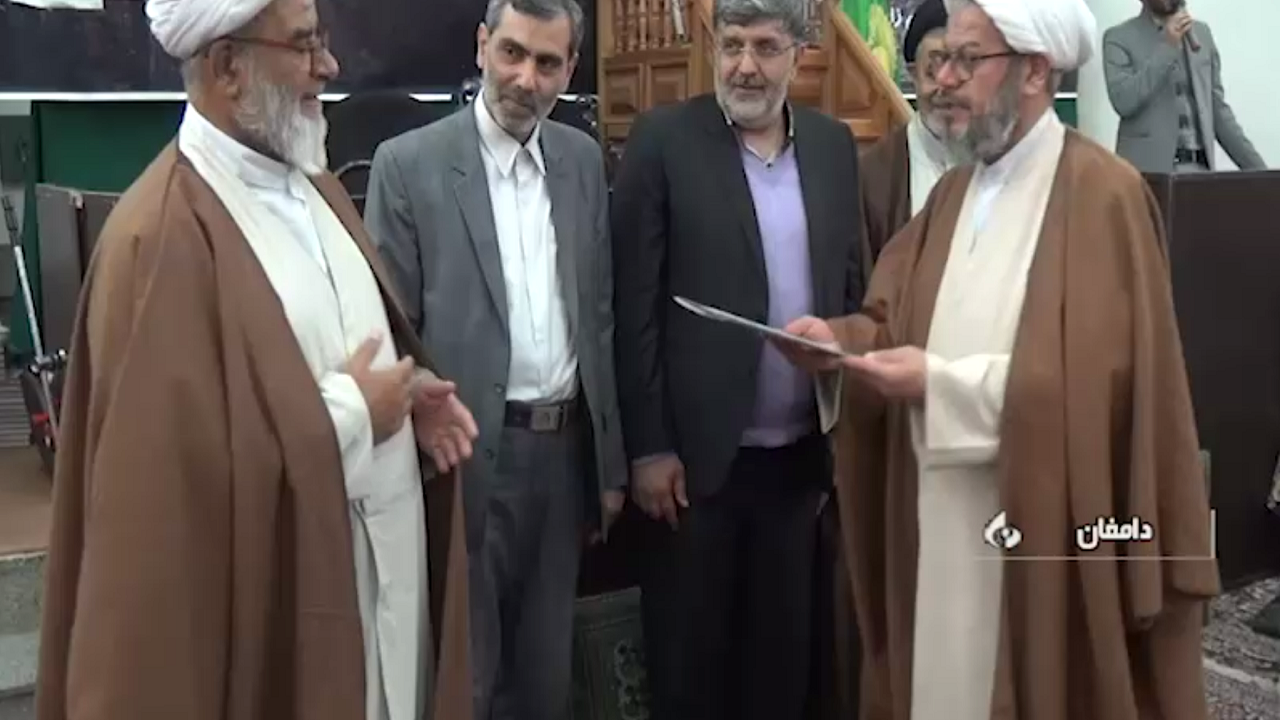 تجلیل از روحانی مفسر قرآن در دامغان