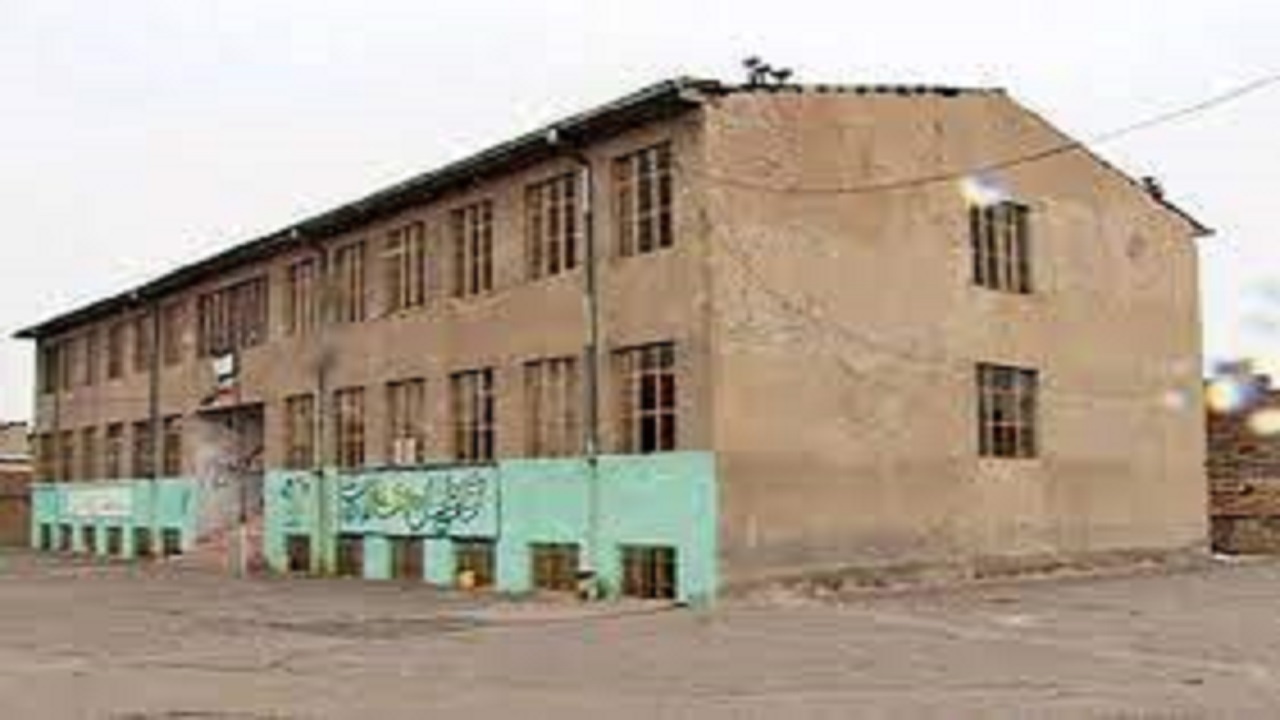 فرسوده بودن ۶۰ درصد مدارس آذرشهر