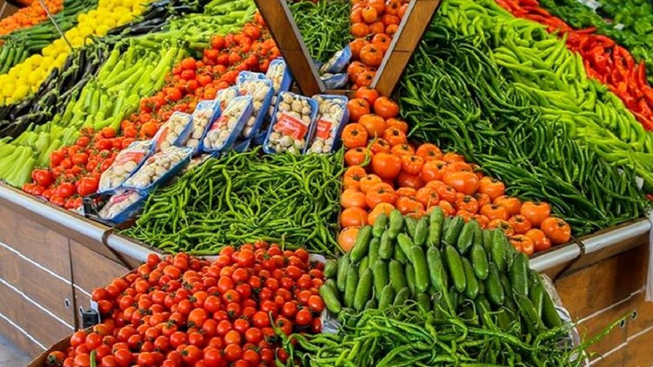 قیمت میوه در میادین میوه و تره‌بار ۳۸ درصد ارزان‌تر است