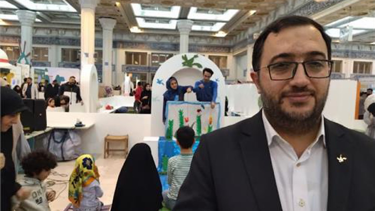 آموزش قرآن و دین به کمک ابزار هنر در نمایشگاه قرآن