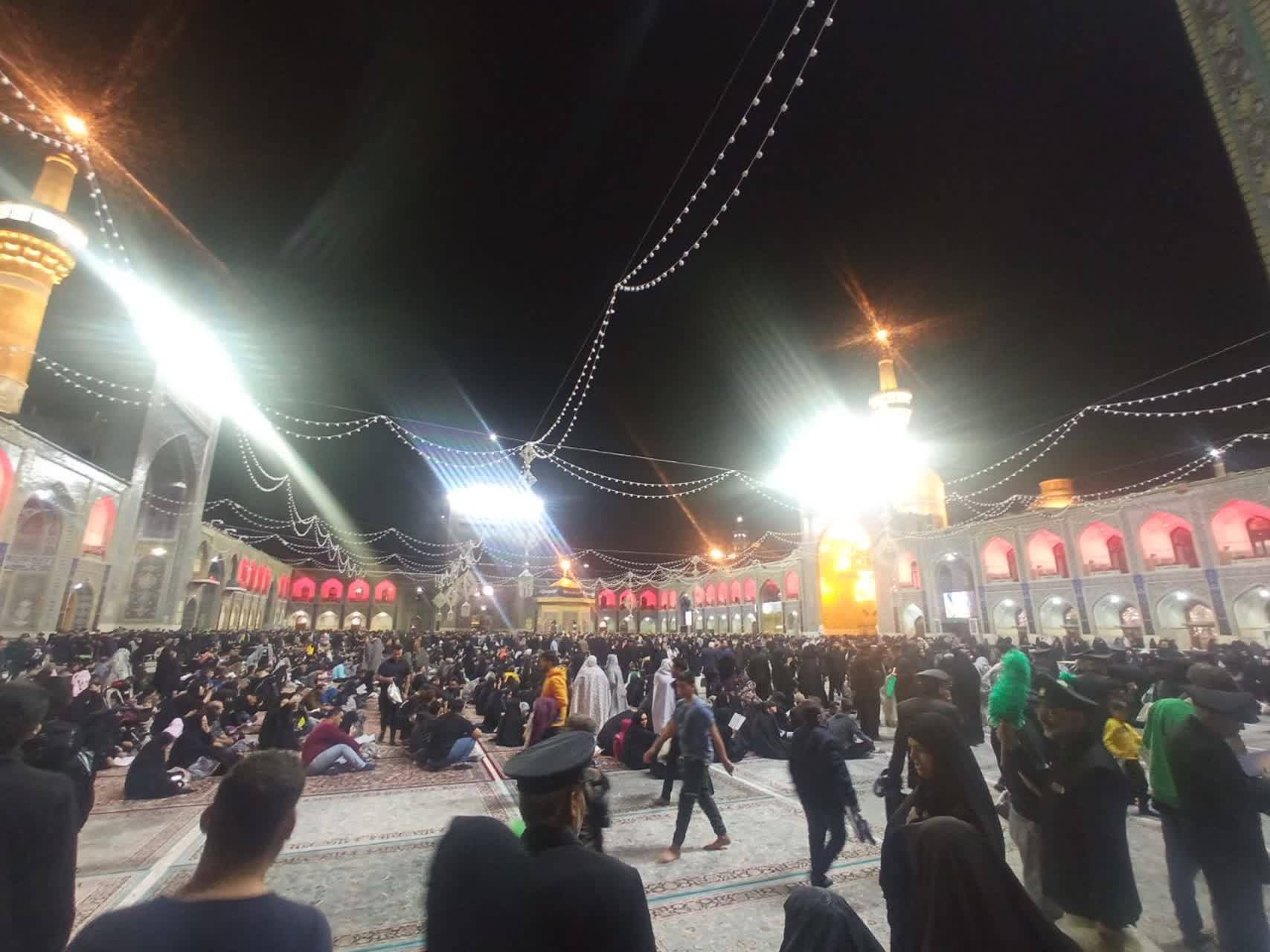 مراسم احیا در حرم امام رضا(ع)