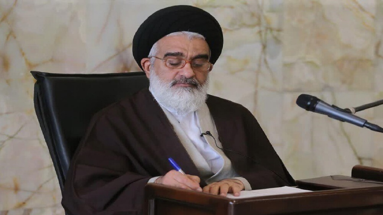 امام جمعه قم مردم را به شرکت در راهپیمایی روز قدس دعوت کرد
