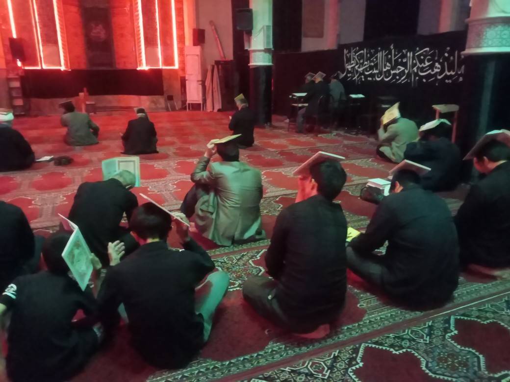 قرآن به سر گرفتن در شب احیا قرآن به سر گرفتن در شب احیا