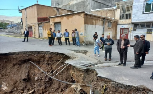 فرونشست زمین در سنندج به دلیل بارش شدید باران