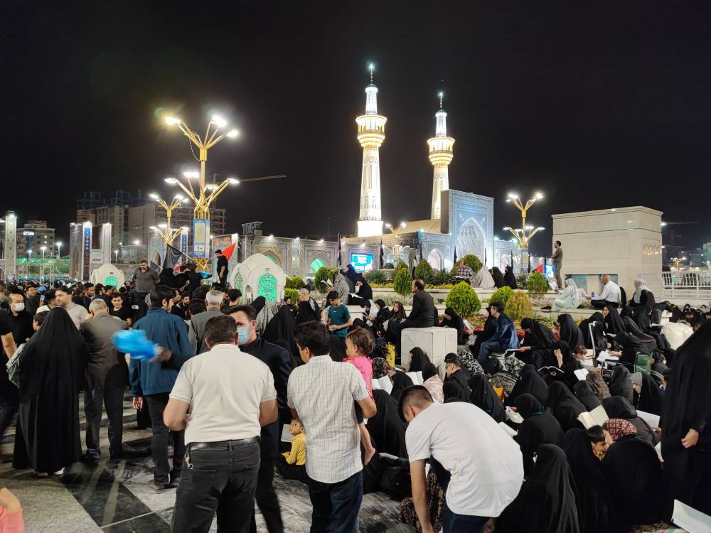 مراسم شب بیست و سوم شب قدر در حرم امام رضا(ع) مراسم شب بیست و سوم شب قدر در حرم امام رضا(ع)