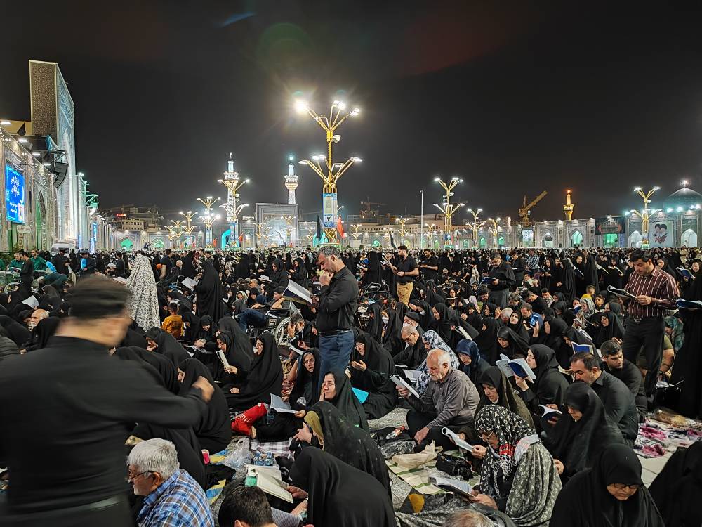 مراسم شب احیا در مشهد مقدس مراسم شب احیا در مشهد مقدس