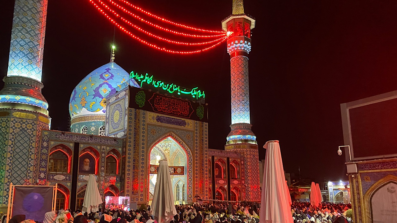 مراسم احیاء شب قدر امام زاده صالح+ عکس