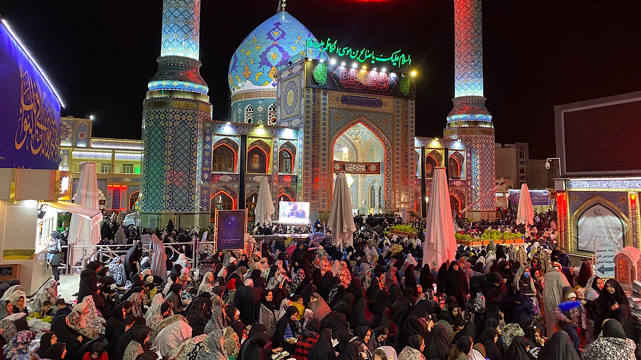 مراسم احیاء شب قدر امام زاده صالح+ عکس