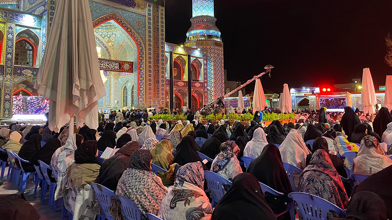 مراسم احیاء شب قدر امام زاده صالح+ عکس