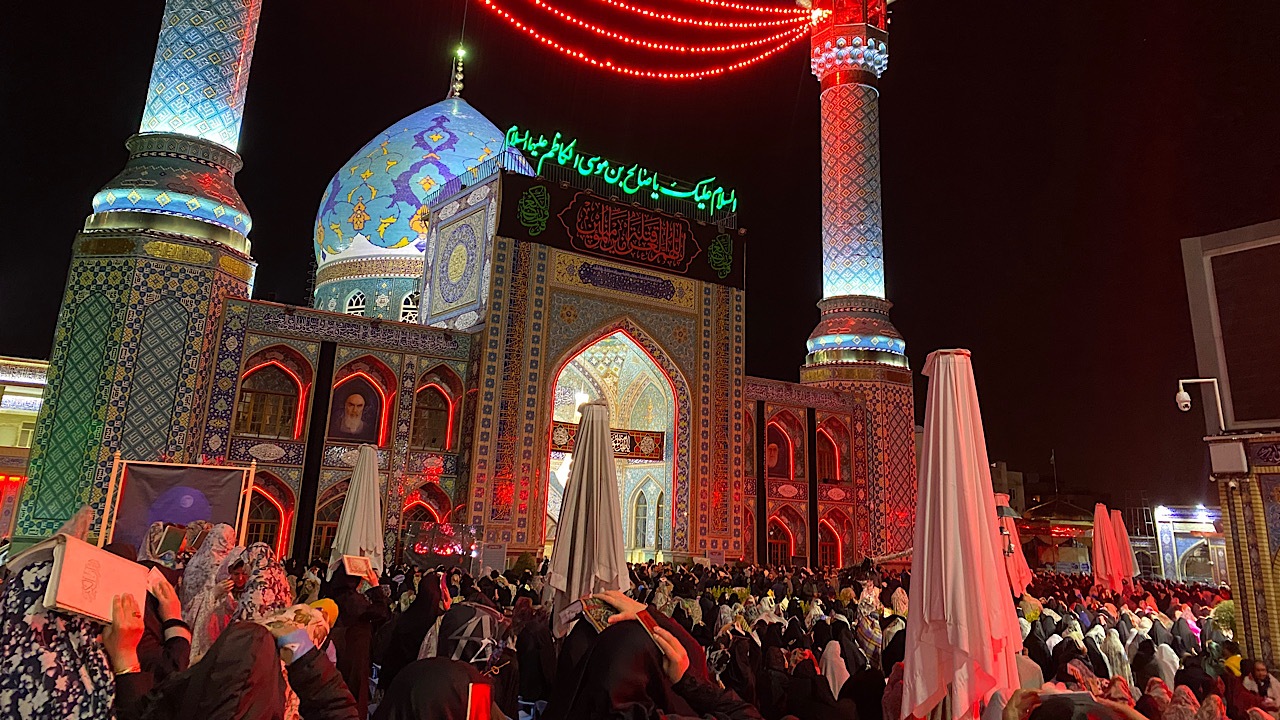 مراسم احیاء شب قدر در امامزاده صالح+ عکس