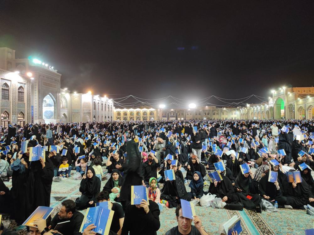 حرم امام رضا(ع) در شب احیا حرم امام رضا(ع) در شب احیا