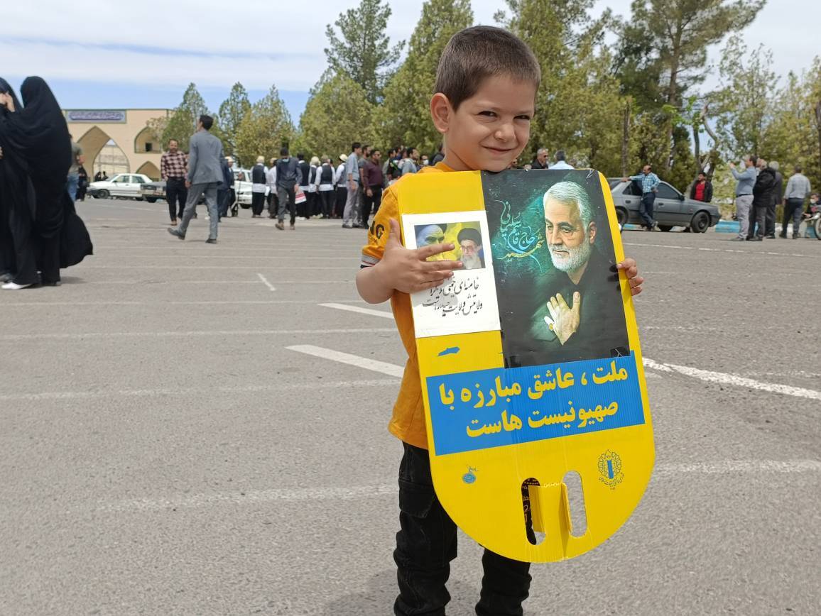 شیعه وسنی در صفوف راهپیمایی روز قدس درشهرستان های کرمان +عکس