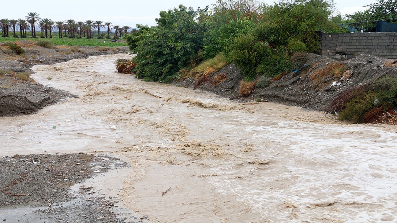 خروشیدن دوباره رودخانه خشک روستای قلعه ذرتی نهاوند + فیلم