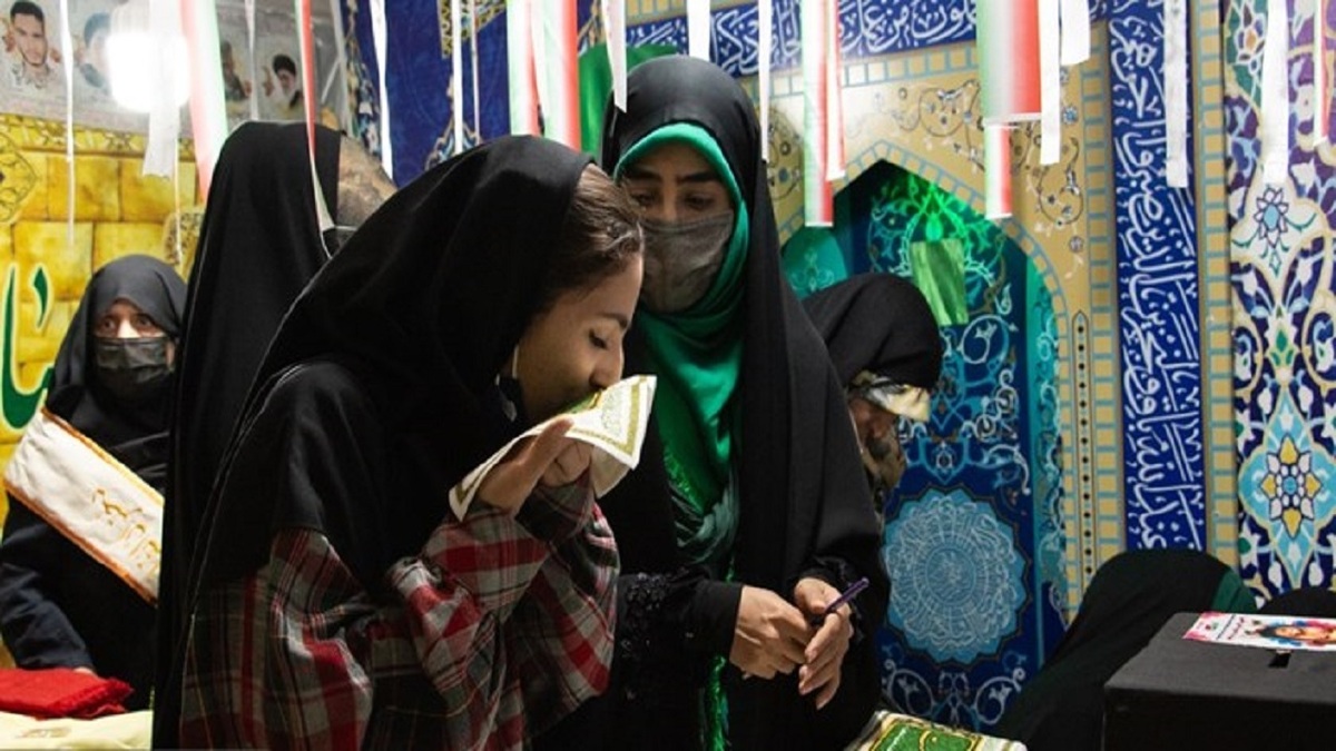 حال و هوای حرم رضوی در روز میلاد امام زمان(عج) + فیلم