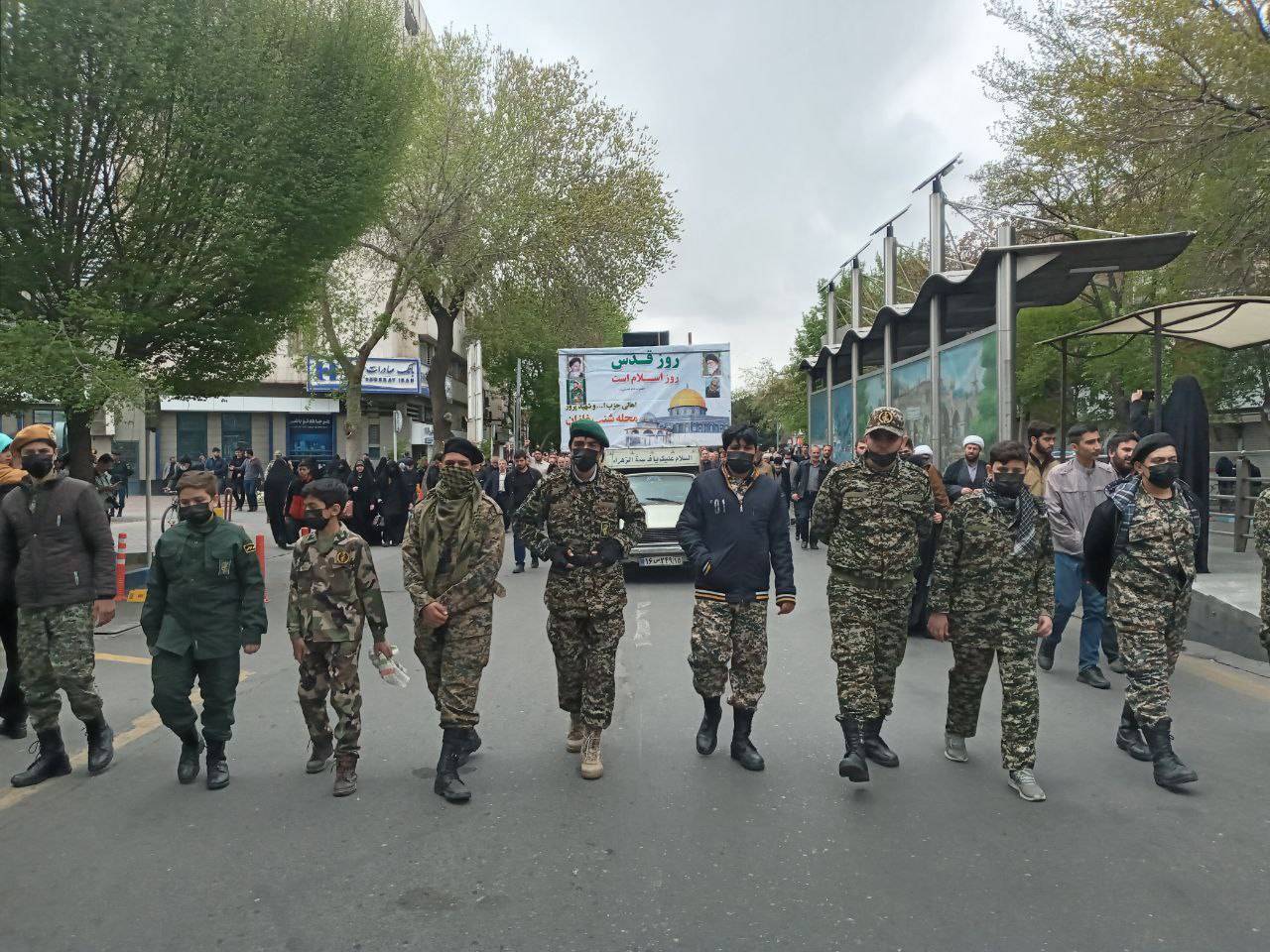 حضور نظامیان در راهپیمایی حضور نظامیان در راهپیمایی