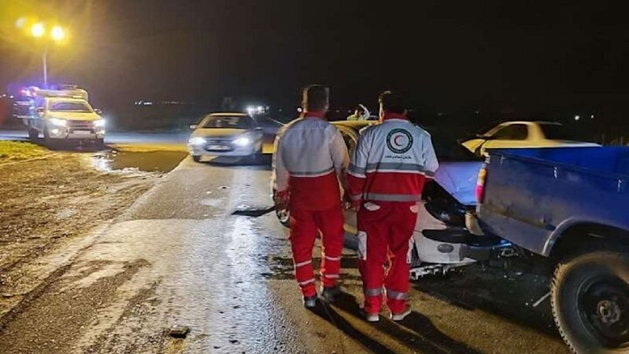 حضور پررنگ هلال احمر در محور‌های سراسر کشور/۷۲ عملیات برای نجات جان گرفتارشدگان در تصادفات