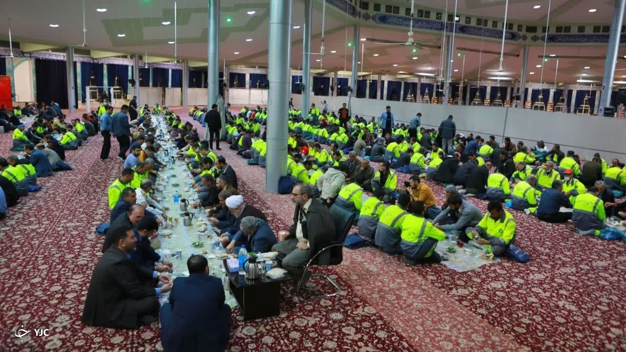   ضیافت افطاری پاکبانان  شهر  اراک در کنار مسئولان استانی