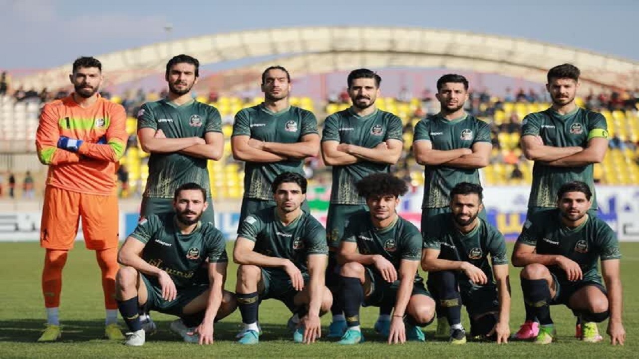 تیم فوتبال شمس آذر با برد ون پارس به قهرمانی در لیگ یک نزدیک شد