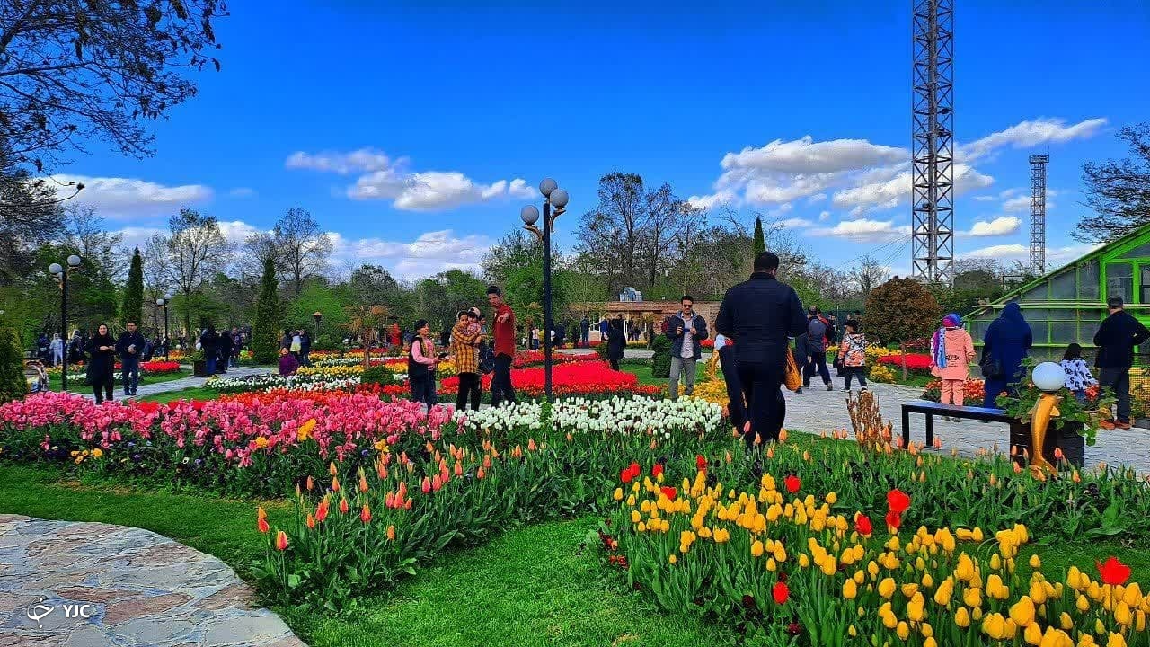 خودنمایی ۱۷۰ هزار گل بهاری در جشنواره گل‌های لاله اراک