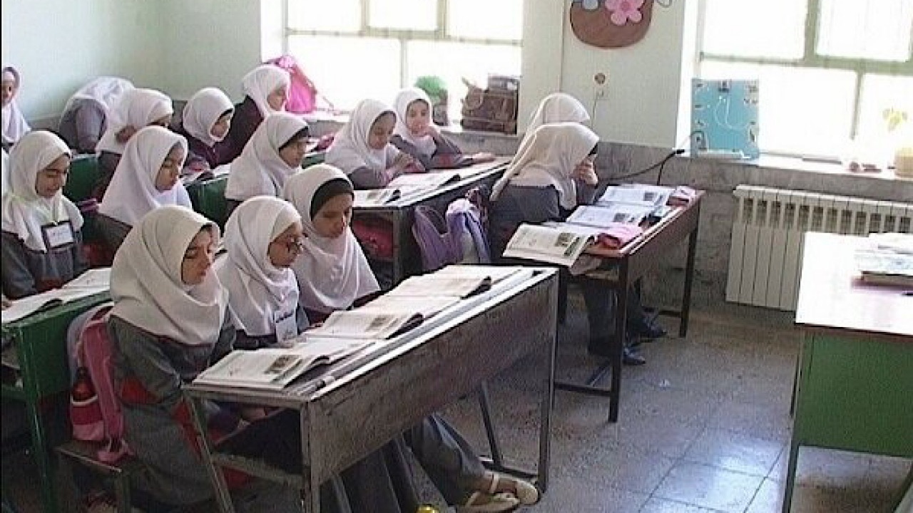 مدیران آموزش و پرورش با معرفی املاک مازاد به مدرسه سازی کمک کنند