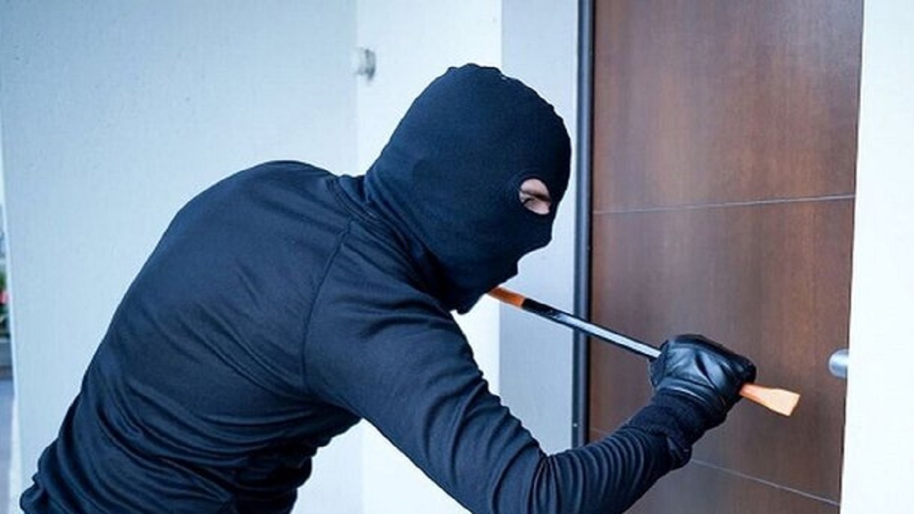  دستگیری سارق انباری با ۱۵ فقره سرقت