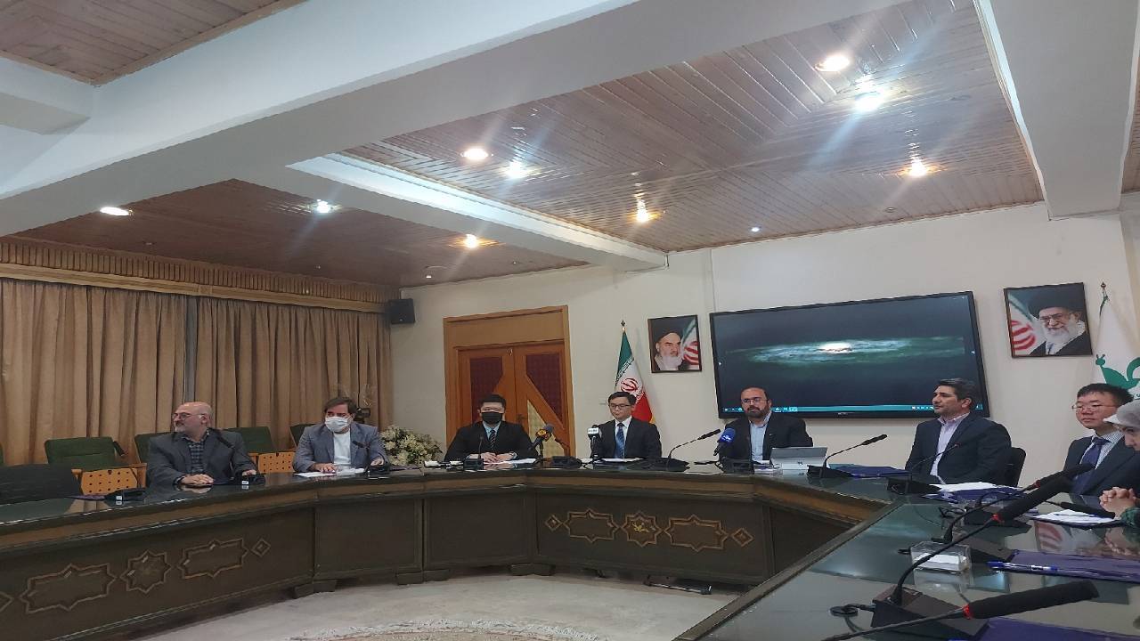 گفتگوی کودک ایرانی با فضانوردان چینی