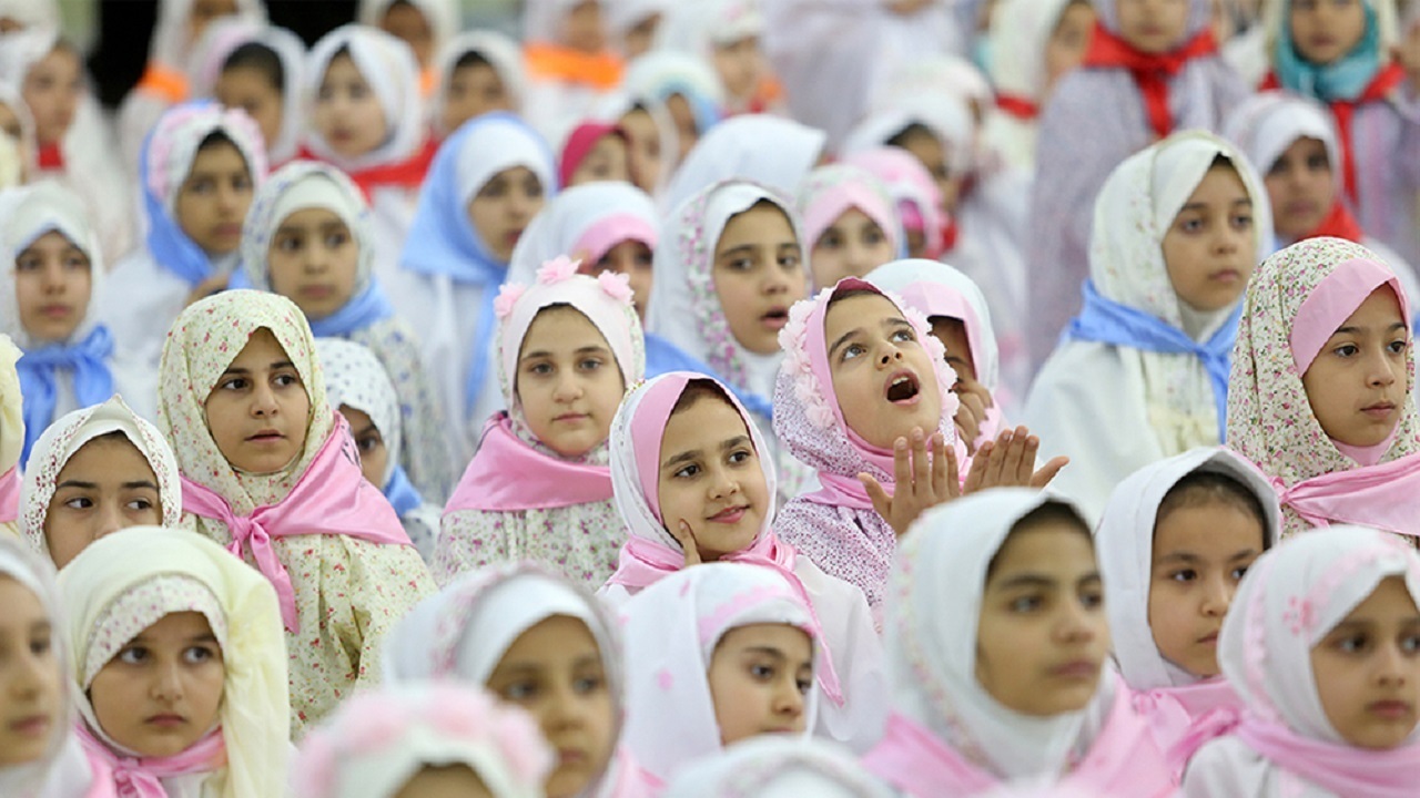 جشن روزه اولی بیش از ۹۰۰ دانش آموز در کرمان برگزار شد
