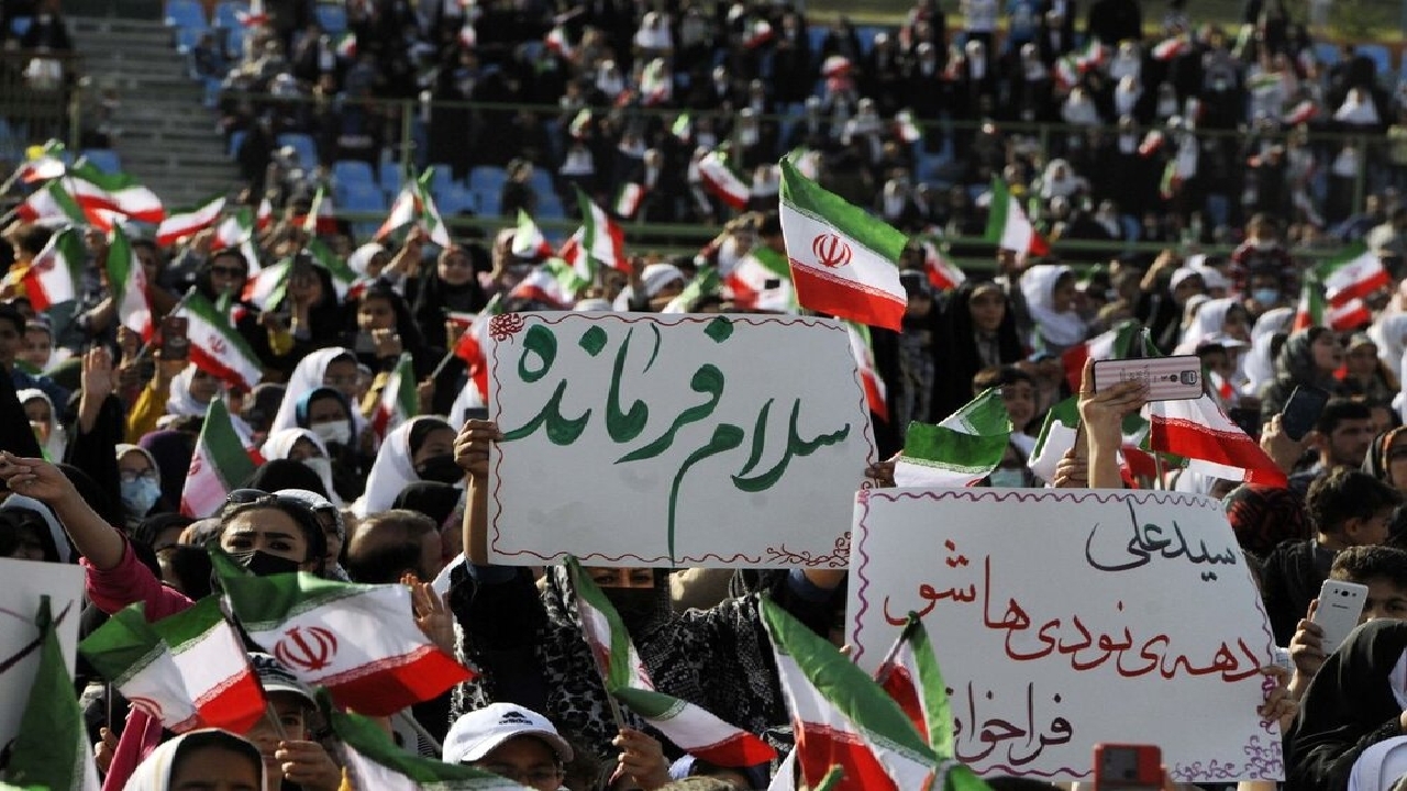 اجراى سرود سلام فرمانده توسط کودکان کار پایتخت
