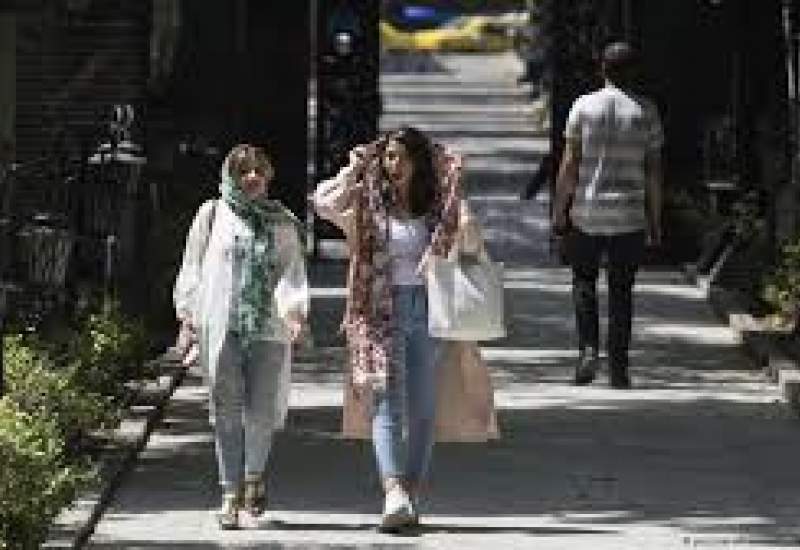 نظر خانم‌ها درباره پوشش‌های نابه‌هنجار + فیلم