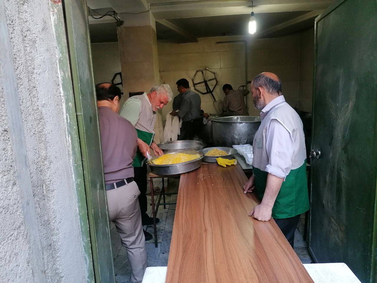 طبخ غذای نذری