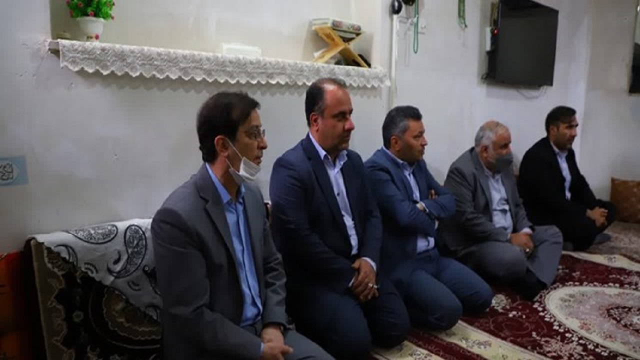 دیدار شهردار قم با خانواده پاکبان وظیفه‌شناس
