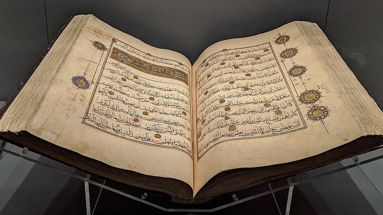 جاودانه بودن مفسران و قاریان قرآن