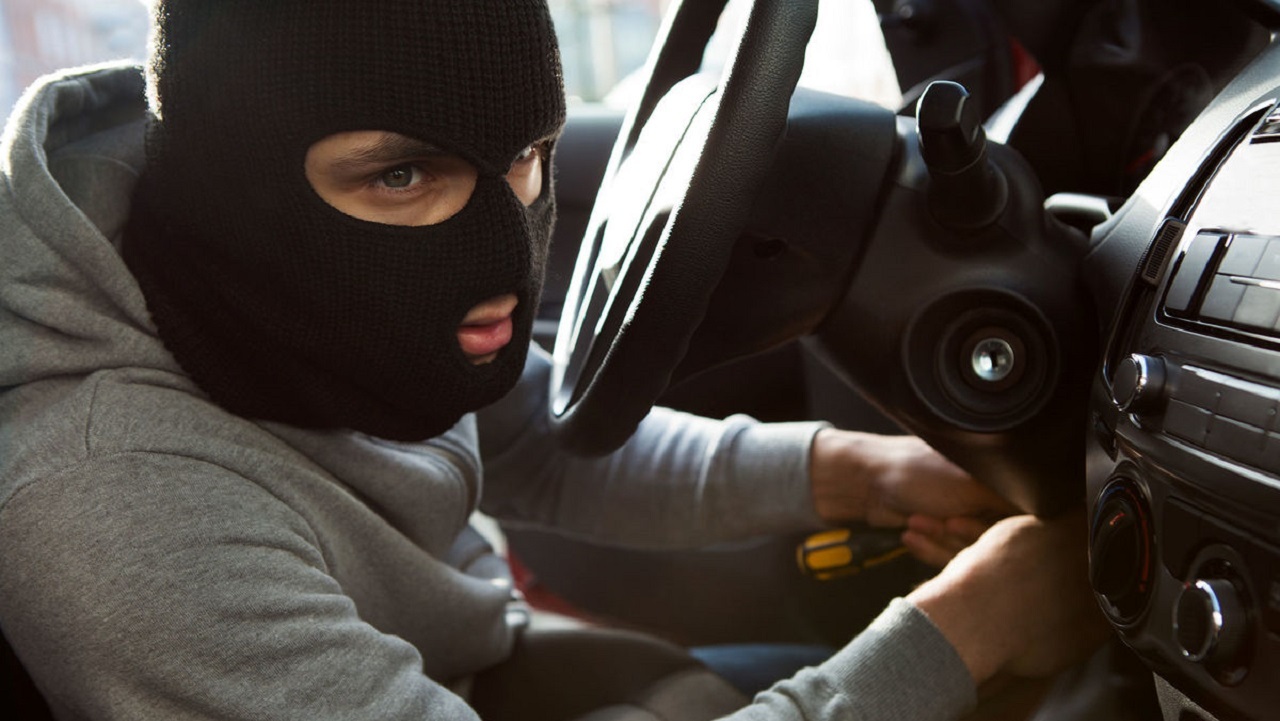 ترفند زوج جوان برای بیهوشی راننده و سرقت خودرو