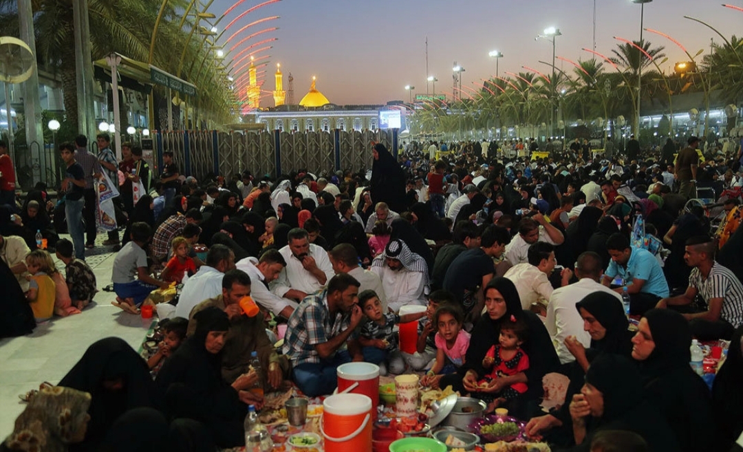 اولین افطاری ماه مبارک رمضان در بین الحرمین + فیلم