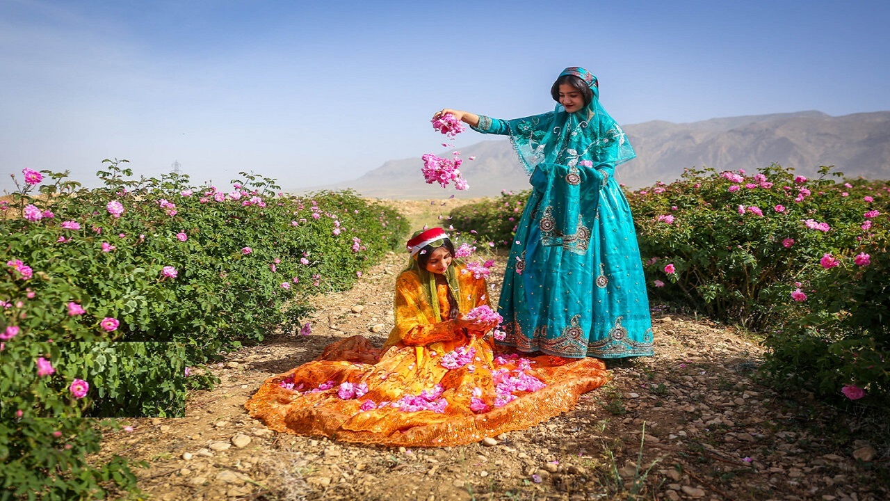 تقویم گردشگری فارس؛ از دارابگردی تا روزی برای گلاب‌گیری