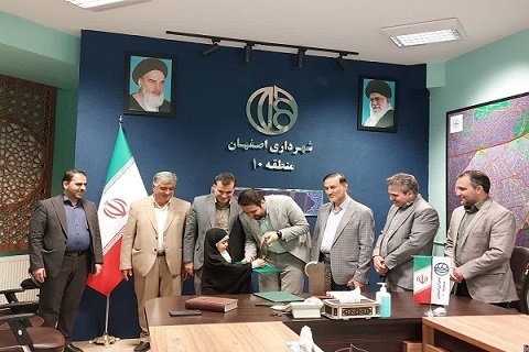 تجلیل از نخبگان قرآنی در منطقه ۱۰ شهرداری اصفهان