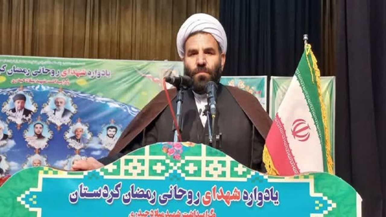 مجاهدان کردستان اجازه ندادند یک وجب از خاک کشور جدا شود