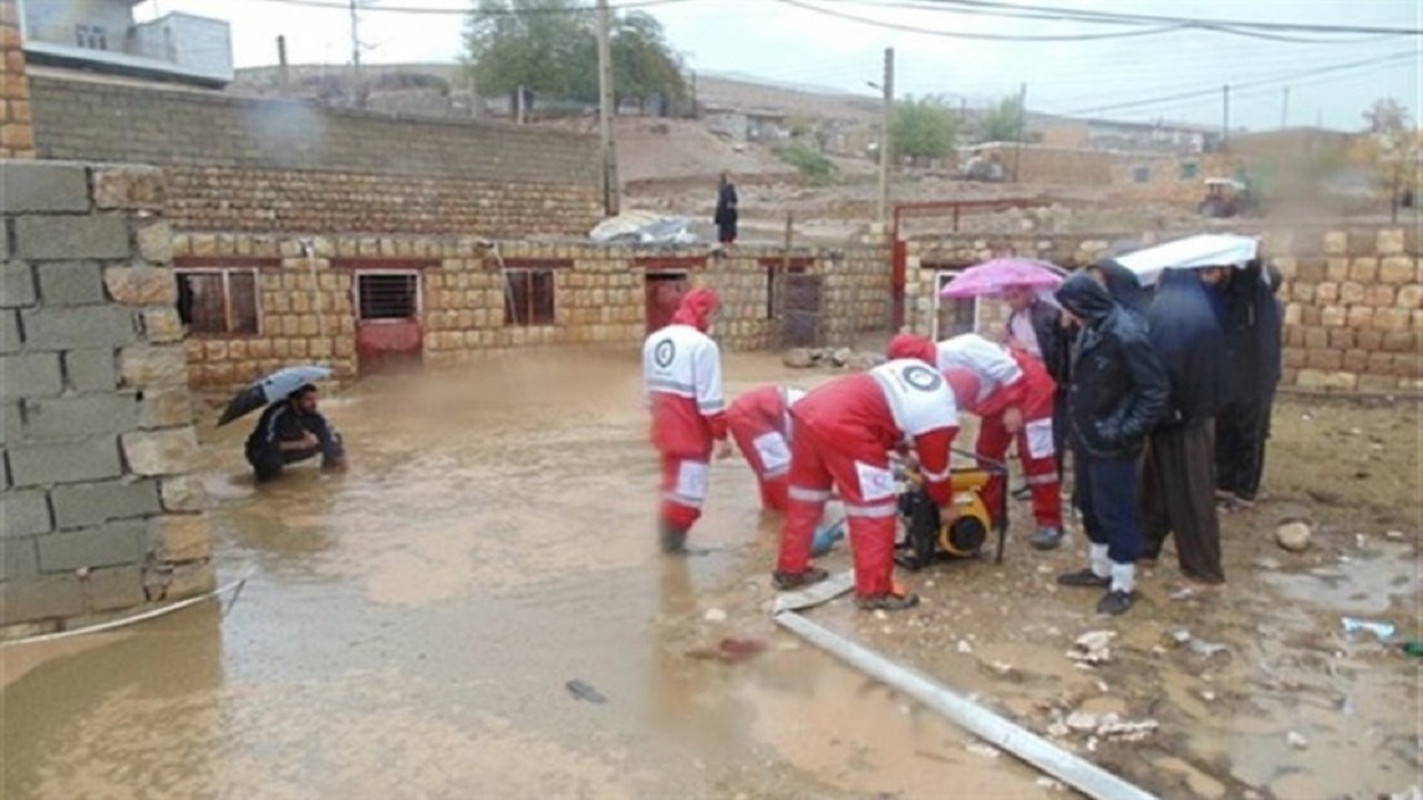 امدادرسانی هلال احمر ایلام به  ۲۳۰ خانوار  سیل زده