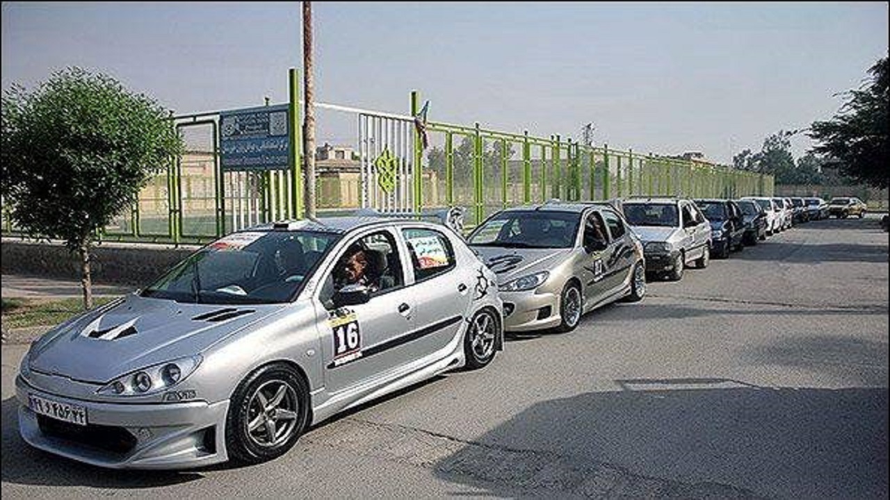 برگزاری مسابقات رالی خانوادگی به مناسبت هفته ملی شوراها  در زاهدان